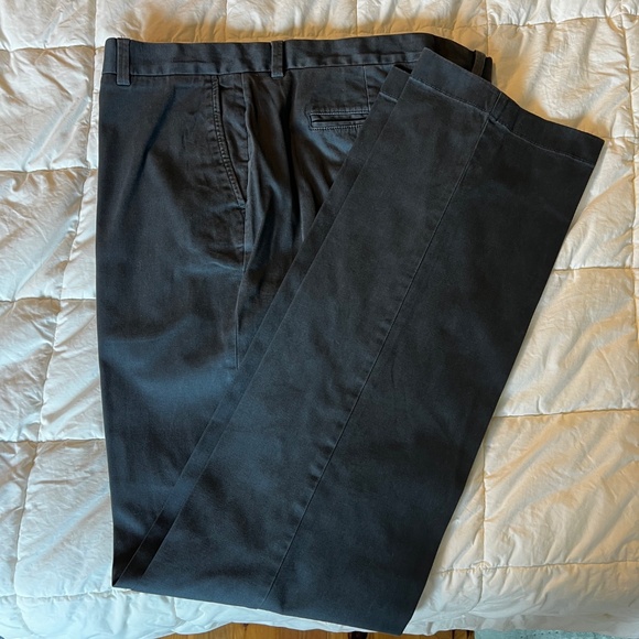 Vinyard Vines. 3 pair - Picture 2 of 7